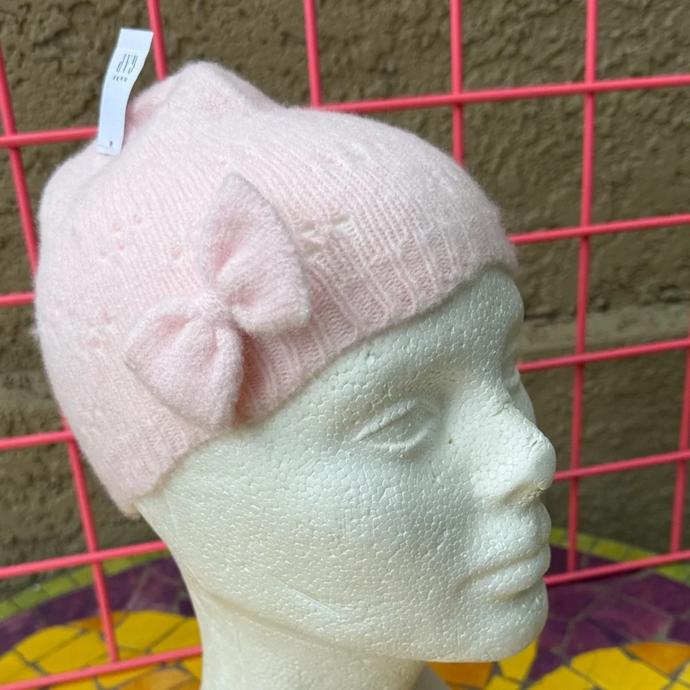 New GAP Soft Pink Knit Beanie with Bow